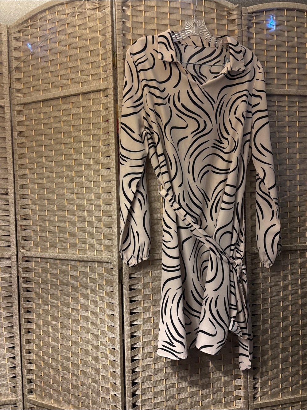 Cream & Black Abstract Print